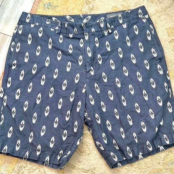 ⭐️HP🎉Bonobos,35”,Inseam is 10”, Excellent, Pair w/White Tee & Boat Shoes🔥 - Picture 3 of 7